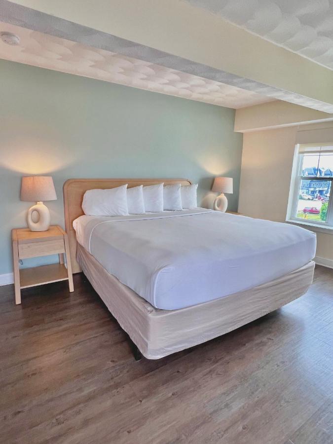 Atlantic Newport Hotel